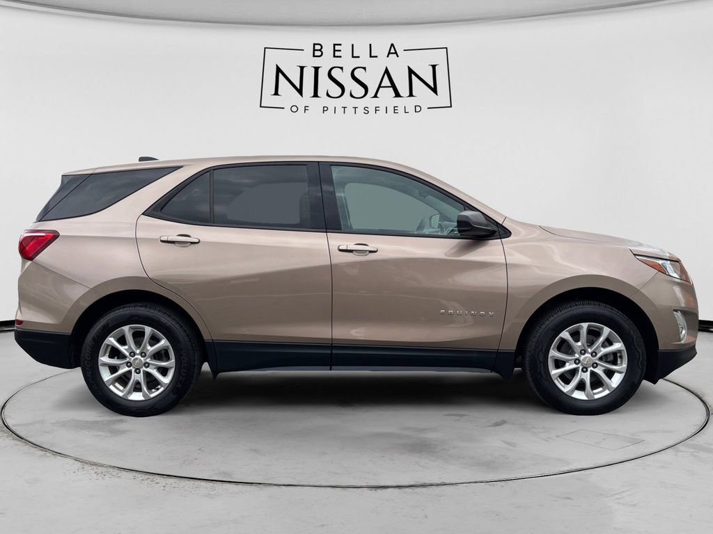 Used 2019 Chevrolet Equinox LS w/ LS Convenience Package AWD/4WD image 6