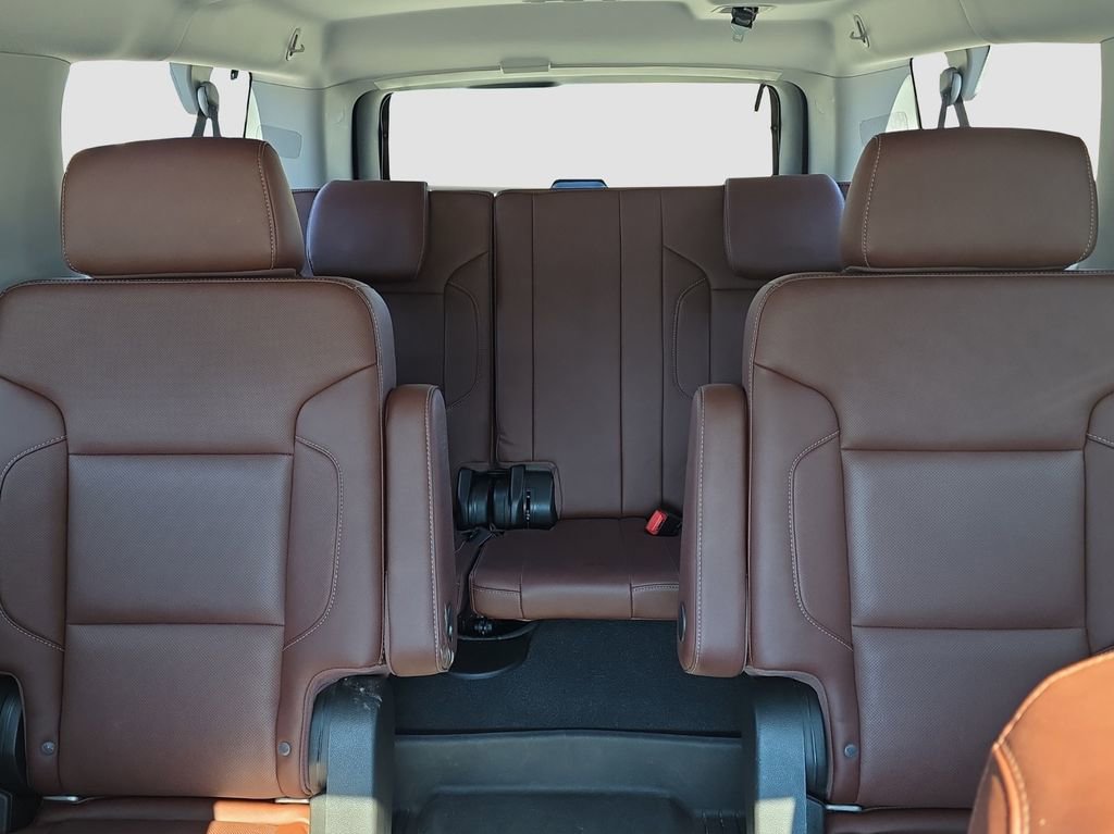 Used 2019 Chevrolet Suburban Premier w/ Premier Plus Edition image 12