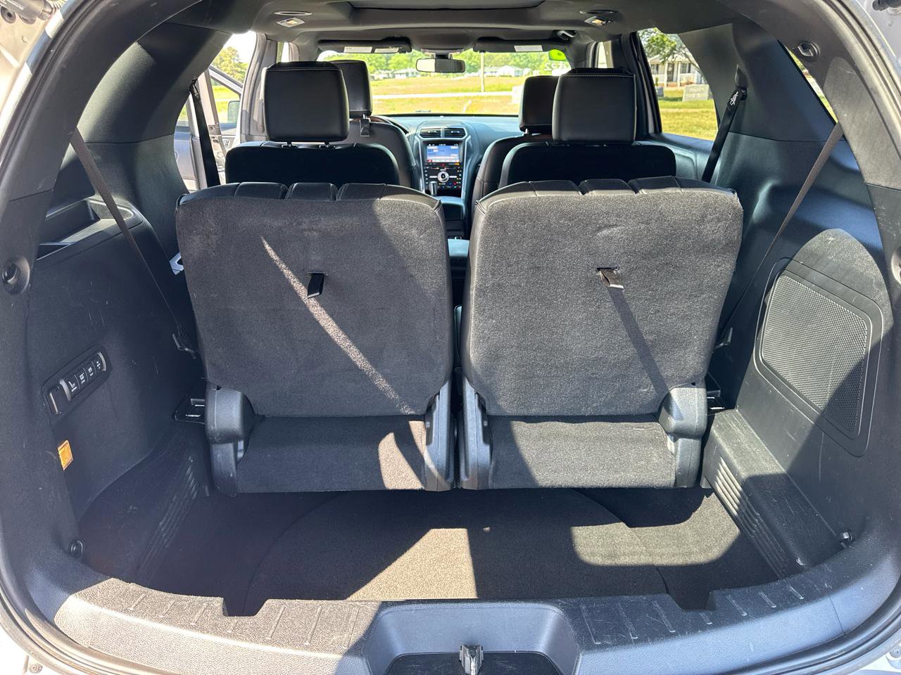Used 2018 Ford Explorer Platinum AWD/4WD image 16
