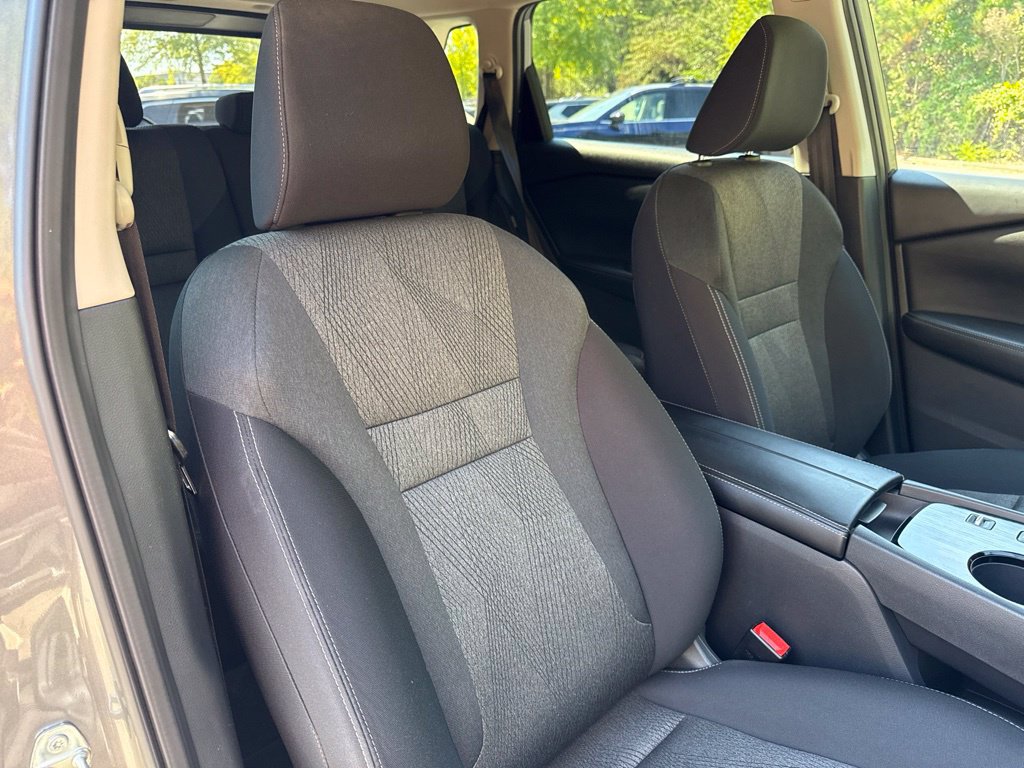 Certified 2026 Nissan Rogue SV FWD image 34