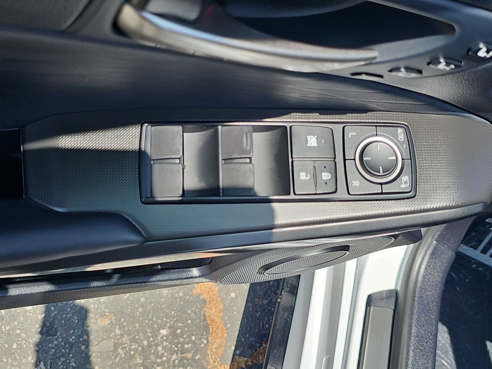 Used 2025 Lexus IS 350 F Sport RWD image 25