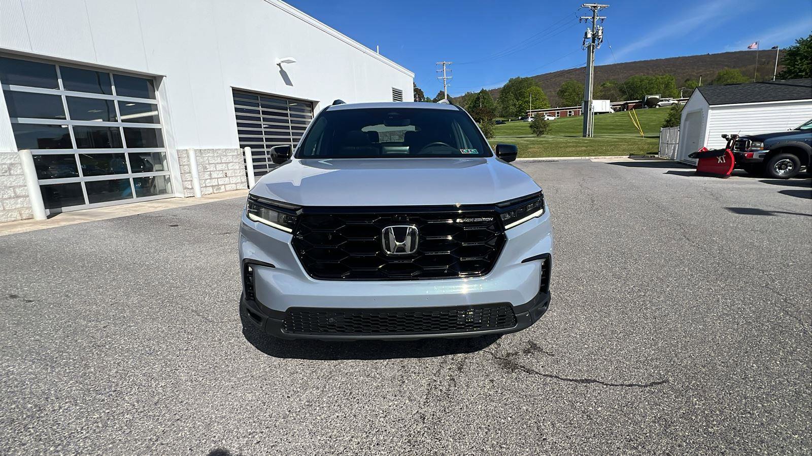 Certified 2025 Honda Pilot Black Edition image 9