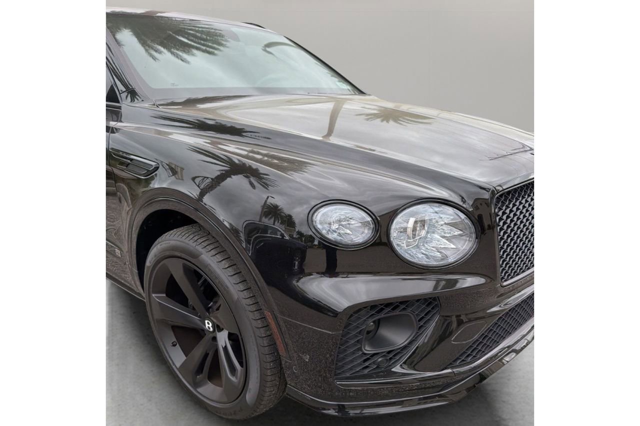 Used 2021 Bentley Bentayga image 18