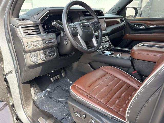 Used 2023 GMC Yukon Denali Ultimate image 11