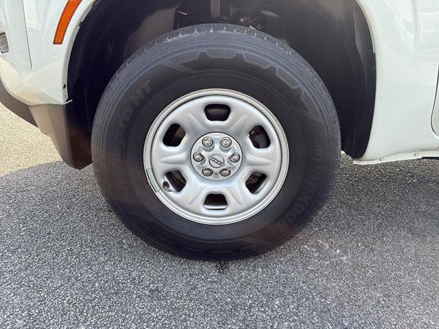 Used 2022 Nissan Frontier S RWD image 9