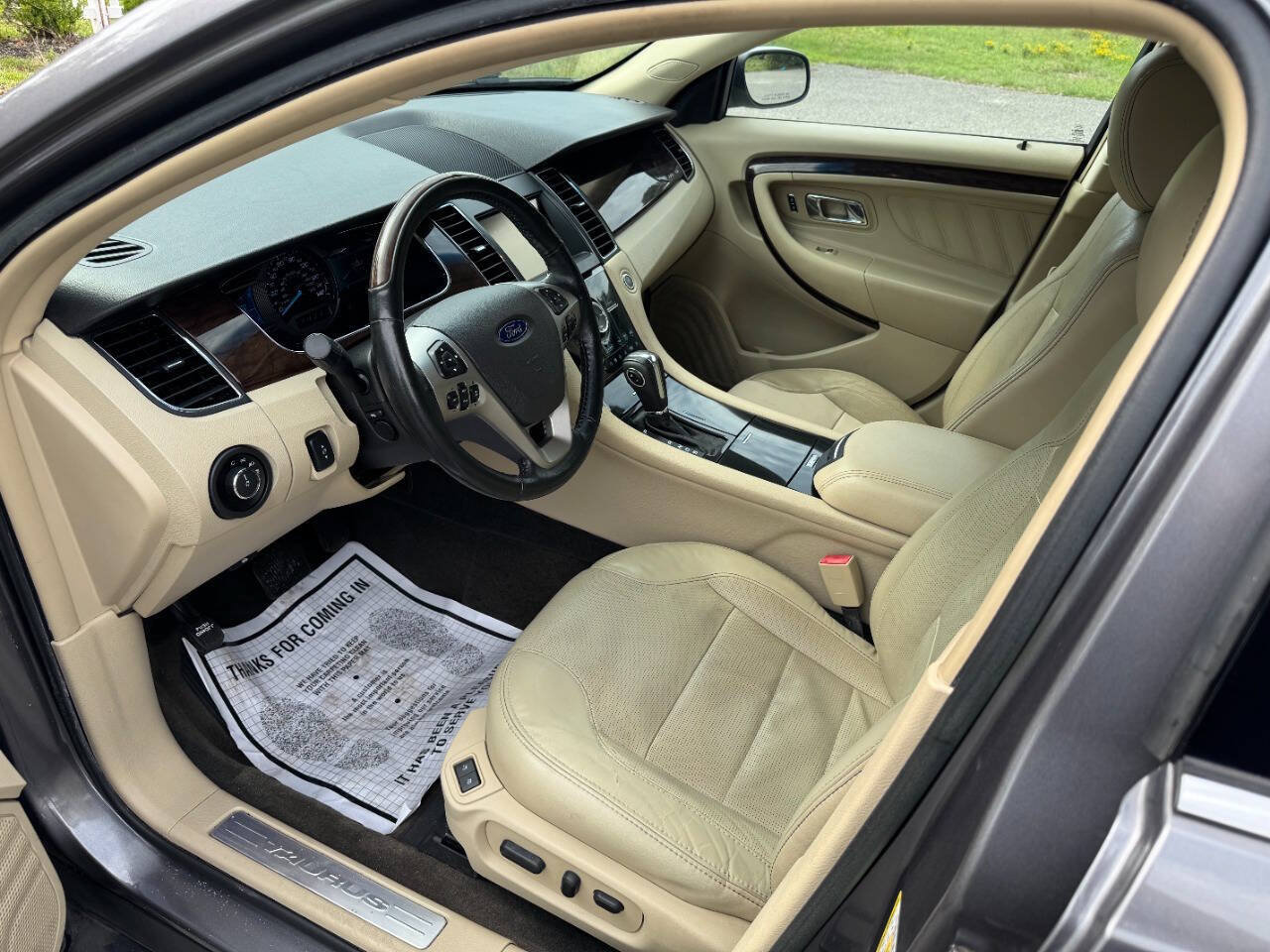 Used 2013 Ford Taurus Limited FWD image 9