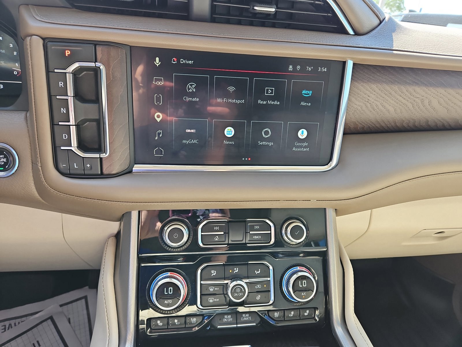 Used 2023 GMC Yukon Denali w/ Advanced Technology Package AWD/4WD image 11