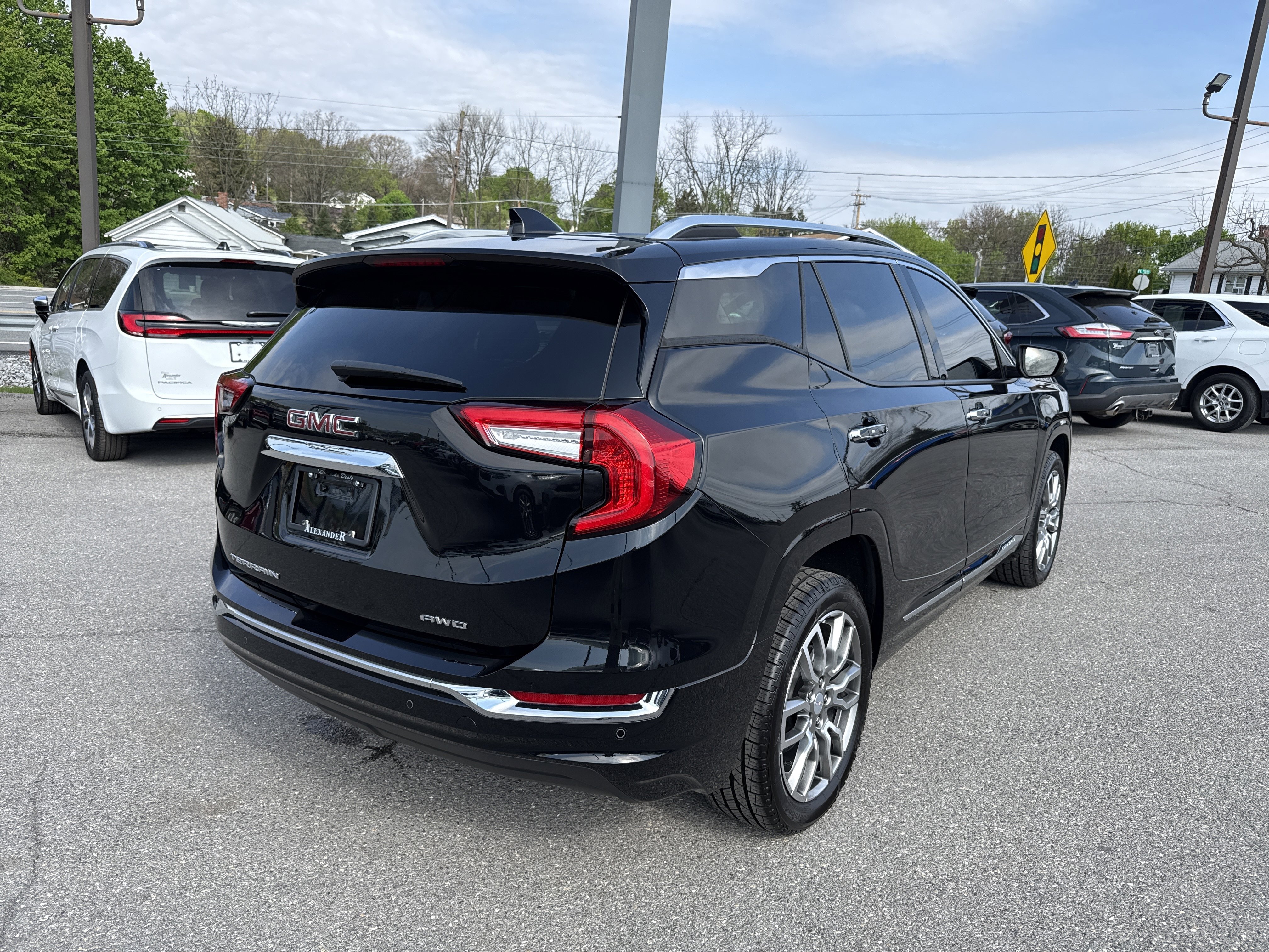 Used 2022 GMC Terrain Denali w/ LPO, Floor Liner Package AWD/4WD video 3
