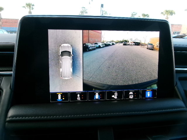 Used 2023 GMC Yukon SLT w/ SLT Premium Package image 27