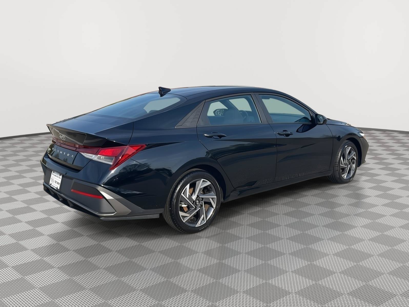 Used 2025 Hyundai Elantra Sport FWD image 6