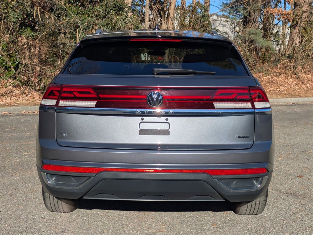 Used 2024 Volkswagen Atlas Cross Sport SE image 5