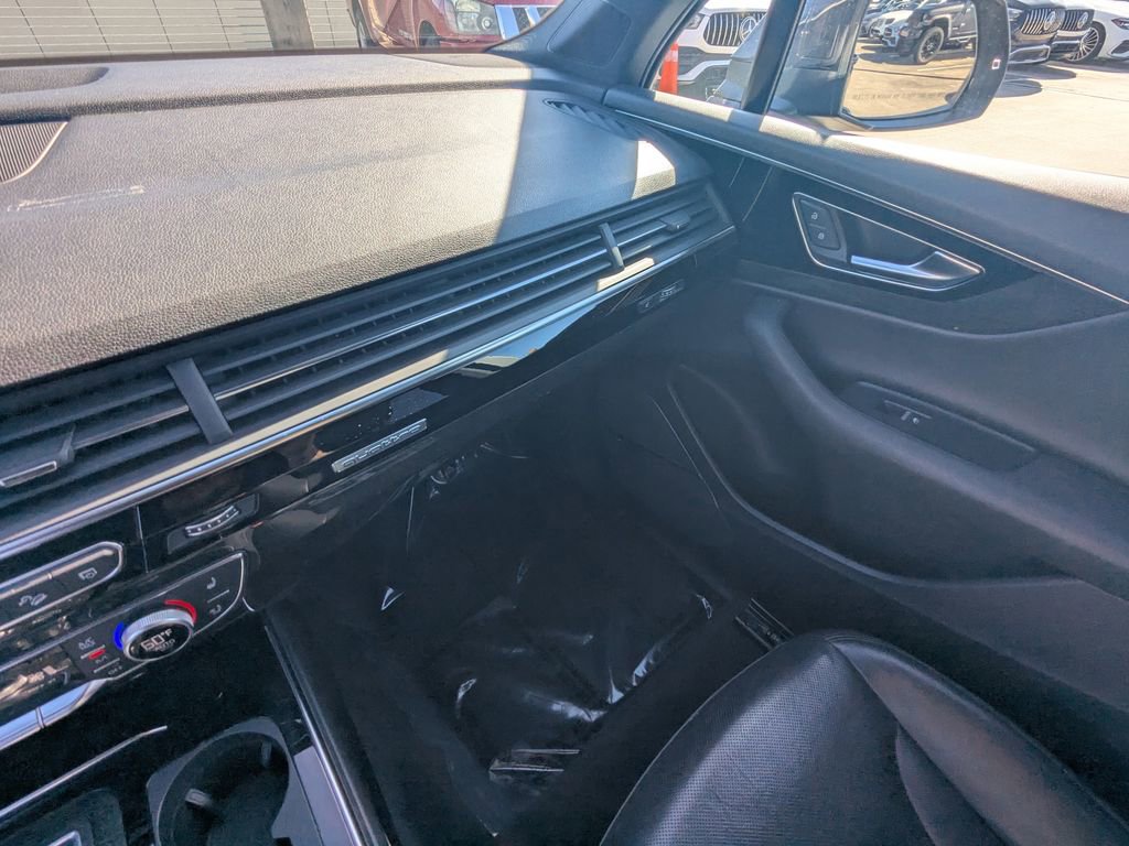 Used 2018 Audi Q7 3.0T Prestige image 5