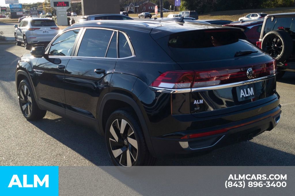Used 2024 Volkswagen Atlas Cross Sport SE image 10