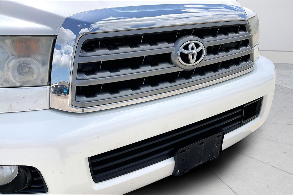 Used 2014 Toyota Sequoia Platinum RWD image 36