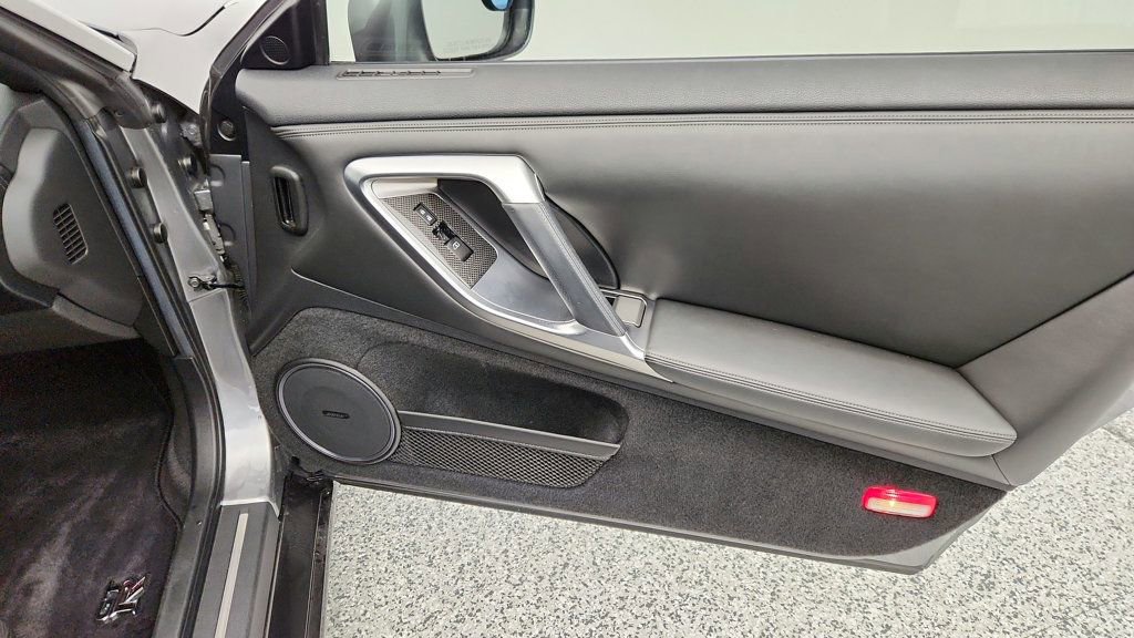 Used 2010 Nissan GT-R Premium image 25
