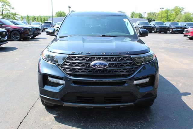 Used 2023 Ford Explorer XLT w/ Equipment Group 202A AWD/4WD image 10