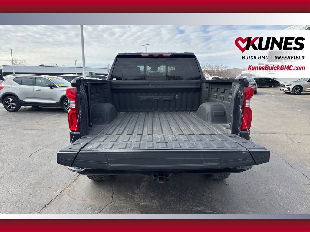 Used 2023 Chevrolet Silverado 1500 ZR2 w/ Technology Package image 9