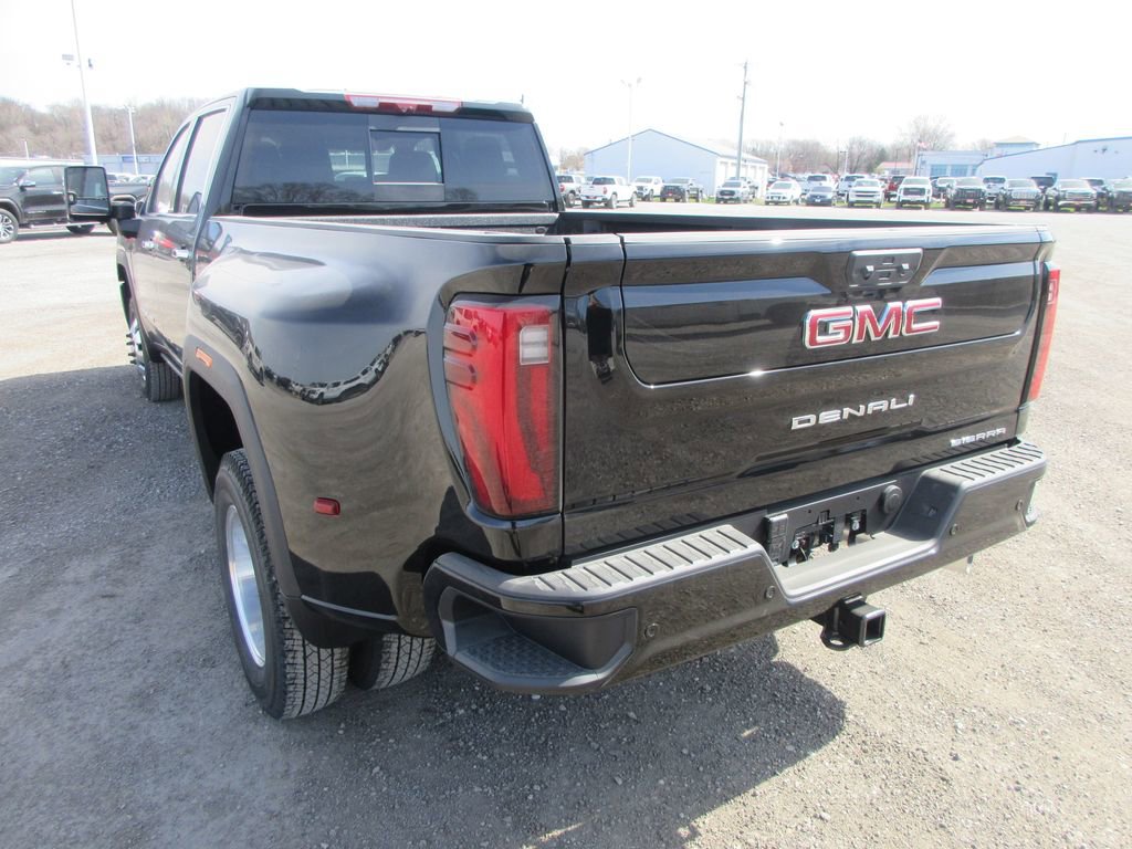 New 2026 GMC Sierra 3500 Denali w/ Denali Reserve Package image 9