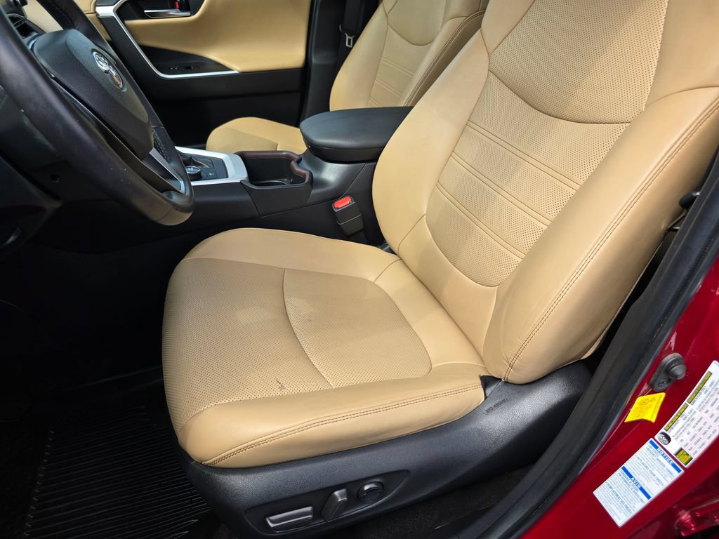 Used 2022 Toyota RAV4 Limited AWD/4WD image 19