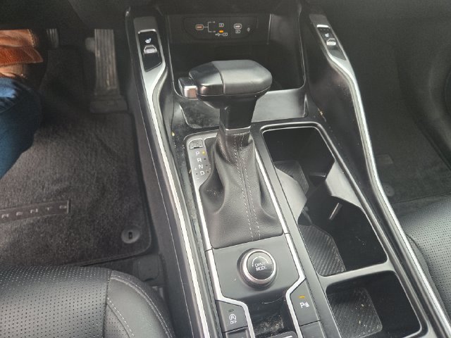 Used 2024 Kia Sorento S w/ Panoramic Sunroof Package FWD image 11