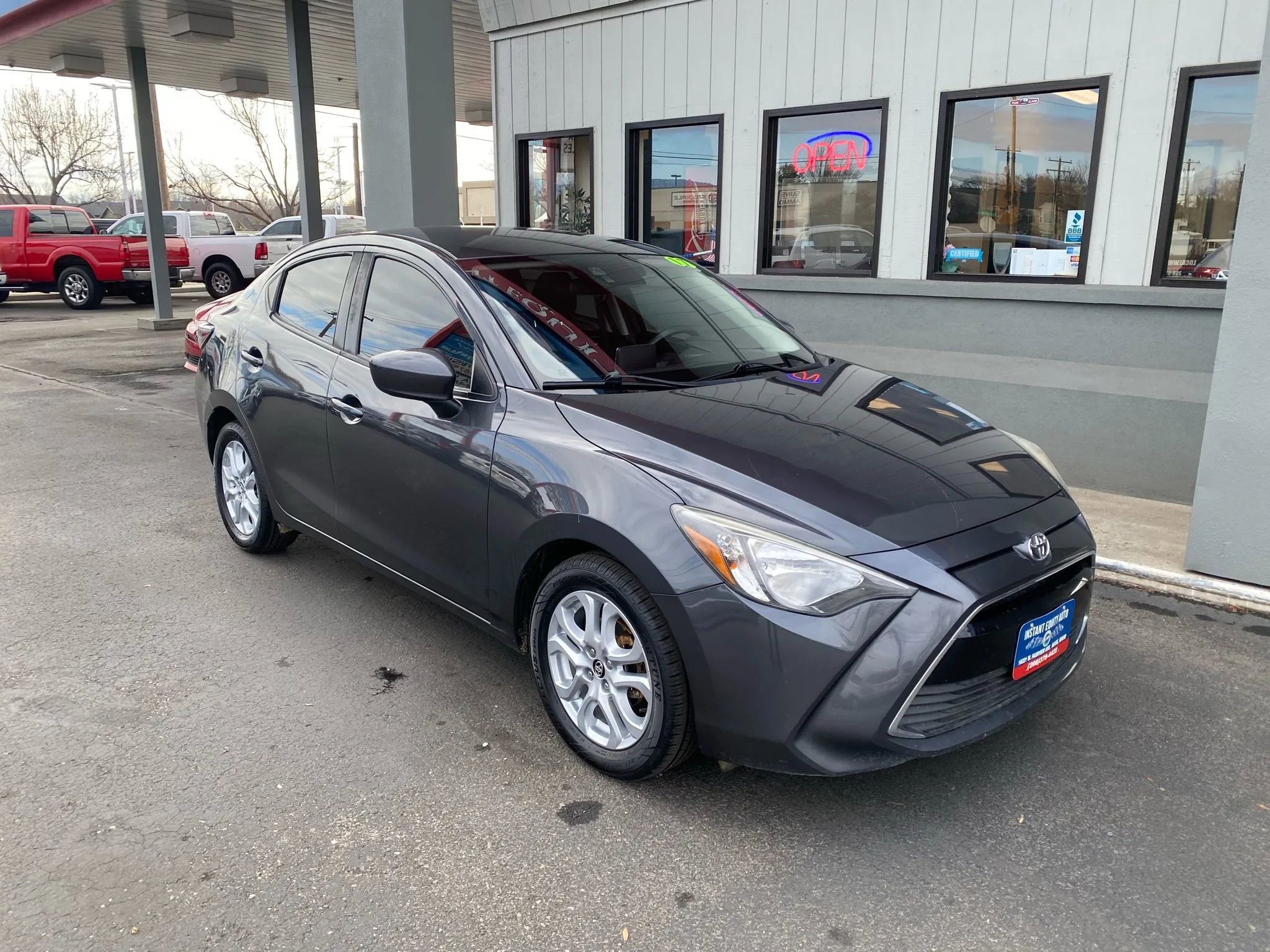 Used 2017 Toyota Yaris iA image 2