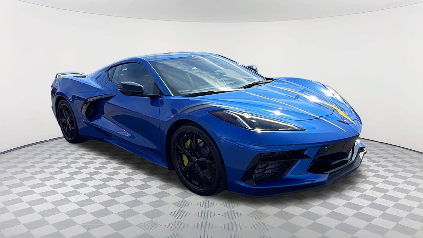 Used 2021 Chevrolet Corvette Stingray Premium Cpe w/ Z51 Performance Package RWD image 3