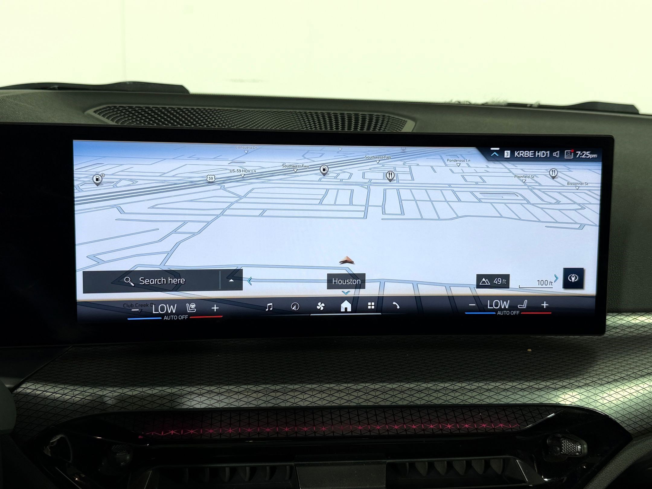 Certified 2025 BMW 430i Coupe w/ M Sport Package RWD image 24