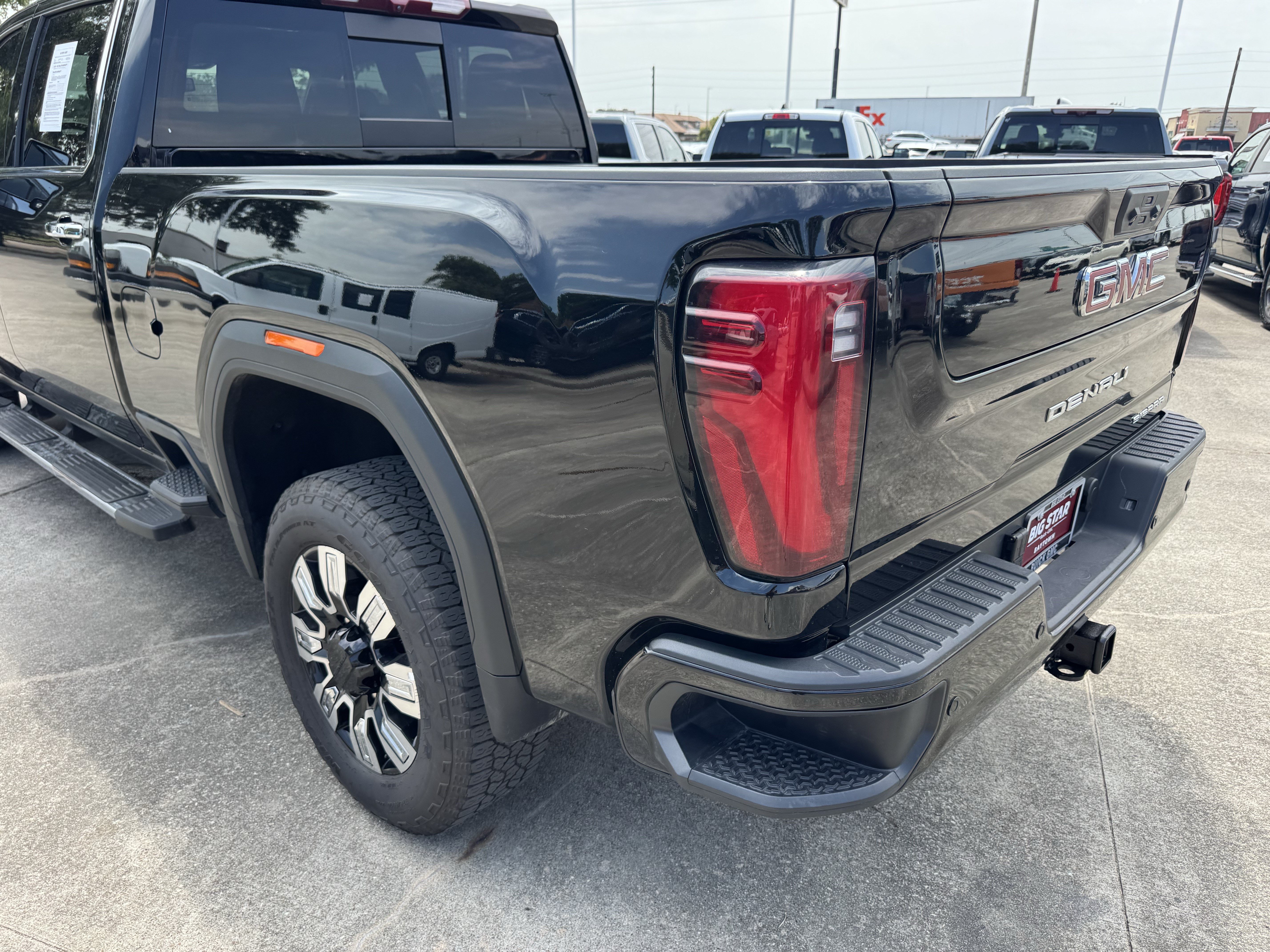 Used 2025 GMC Sierra 2500 Denali AWD/4WD image 8