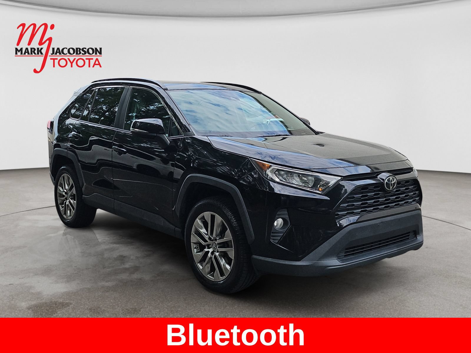Used 2019 Toyota RAV4 XLE Premium w/ All Weather Liner Package AWD/4WD image 4
