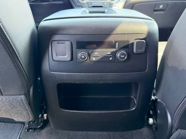 Used 2018 GMC Yukon SLT w/ HD Trailering Package AWD/4WD image 33