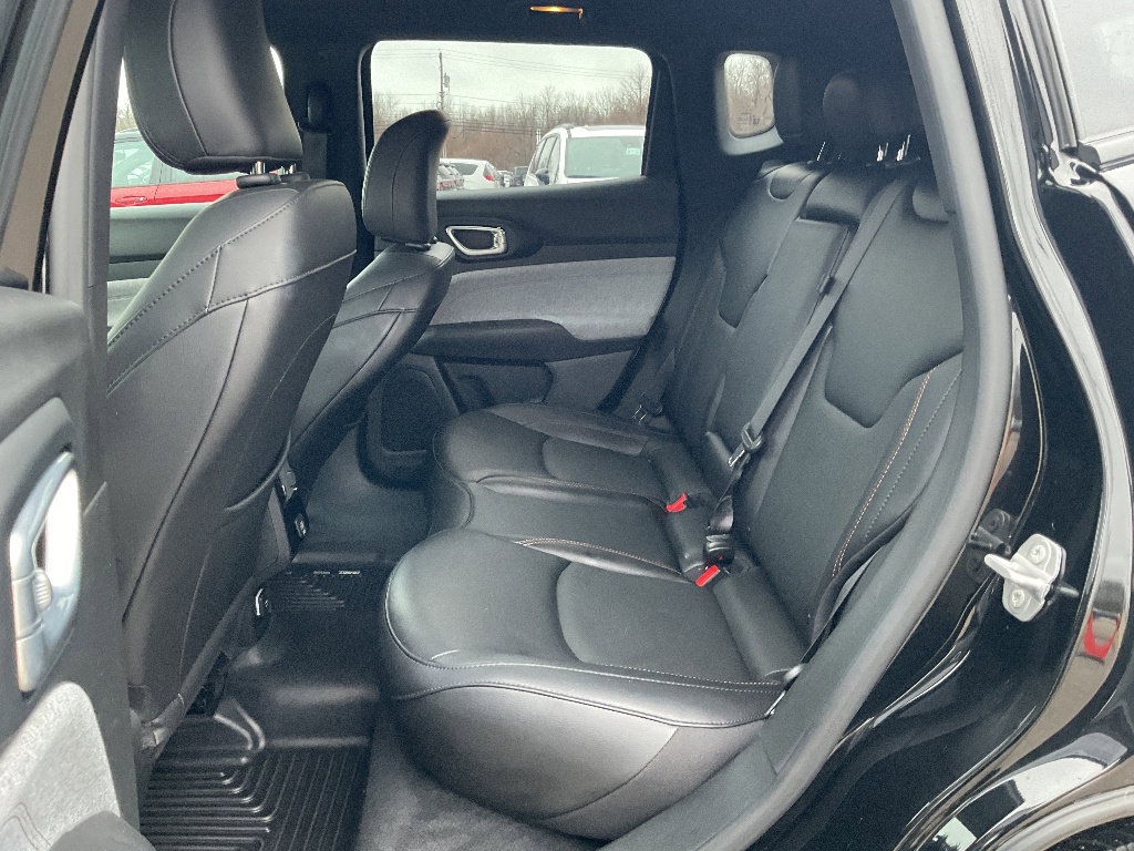 Used 2023 Jeep Compass Latitude AWD/4WD image 9