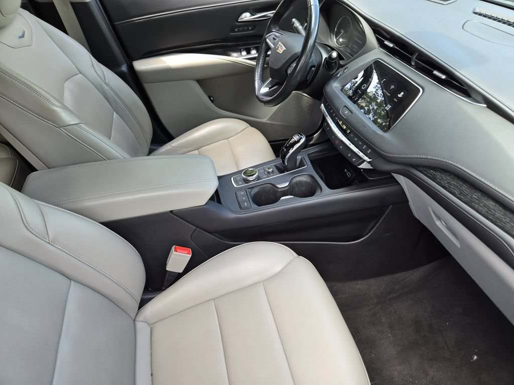 Used 2021 Cadillac XT4 Premium Luxury FWD image 18