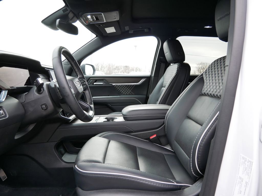 Used 2024 GMC Acadia Denali image 11