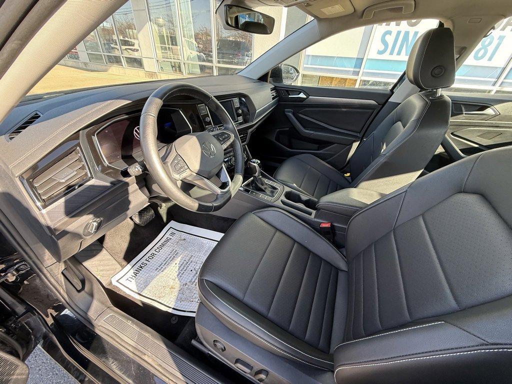 Used 2024 Volkswagen Jetta SE image 14