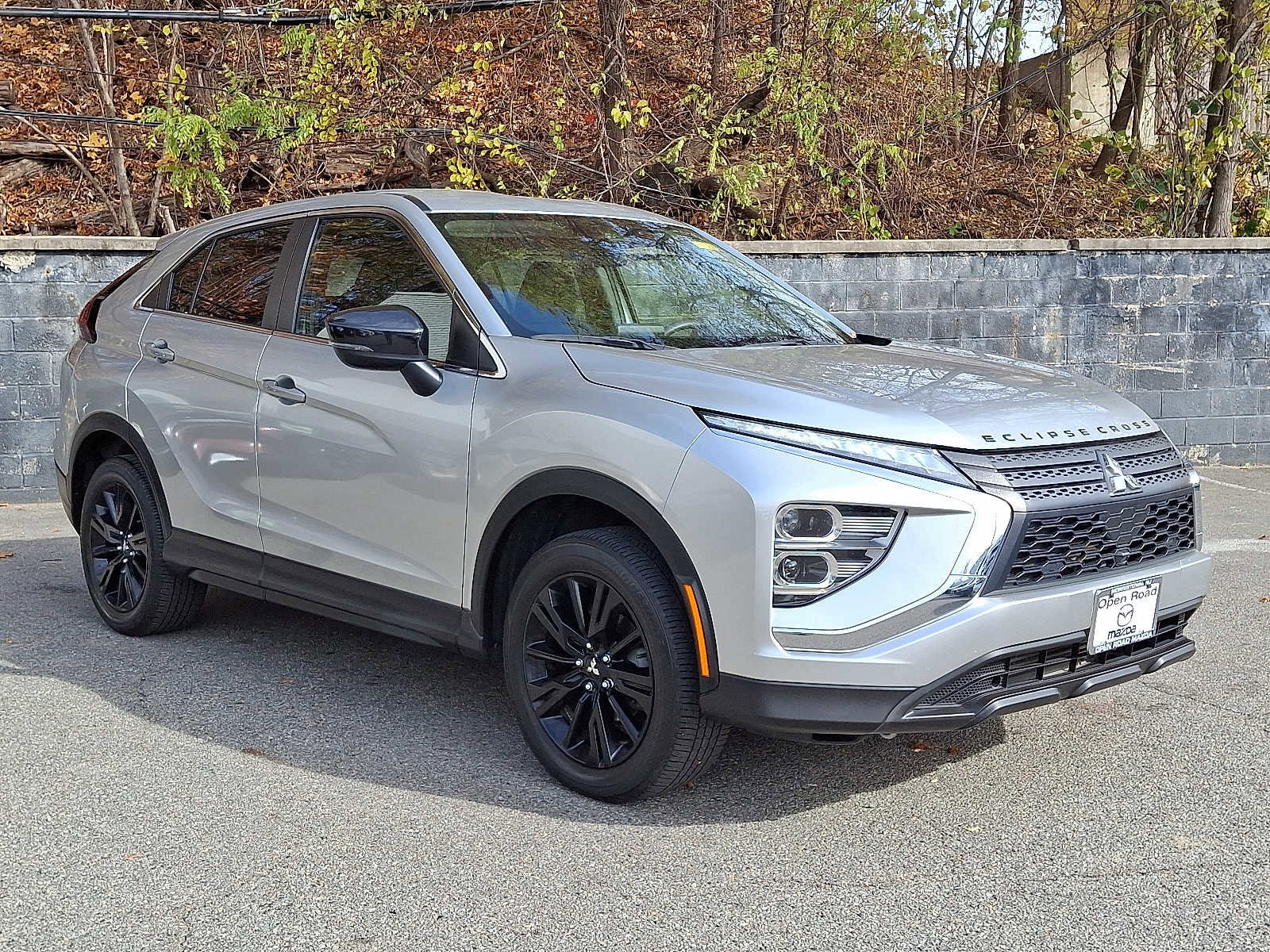 Used 2023 Mitsubishi Eclipse Cross LE image 3