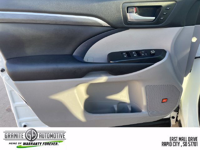 Used 2019 Toyota Highlander Limited Platinum AWD/4WD image 15