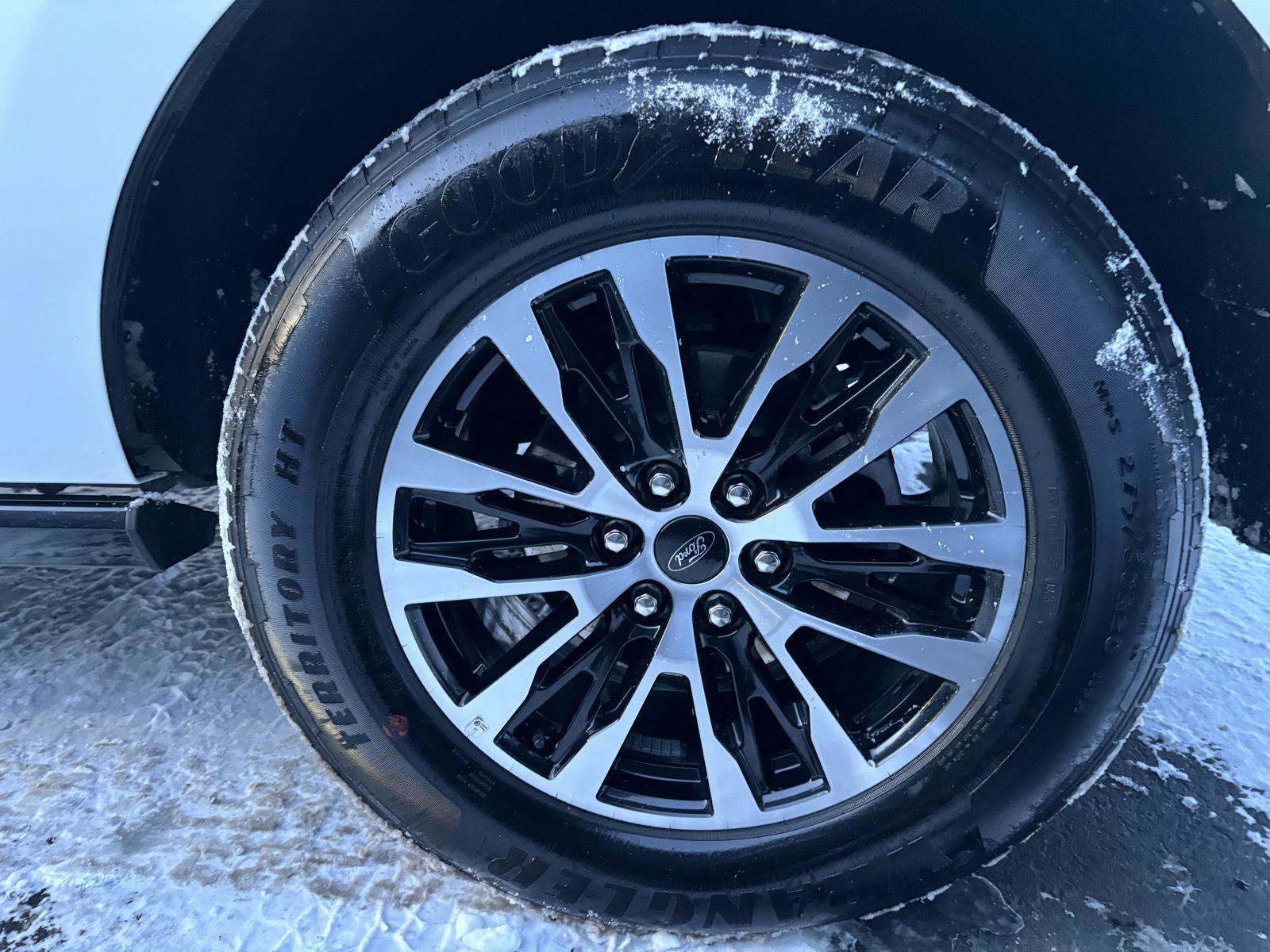 Used 2025 Ford Expedition Platinum image 36