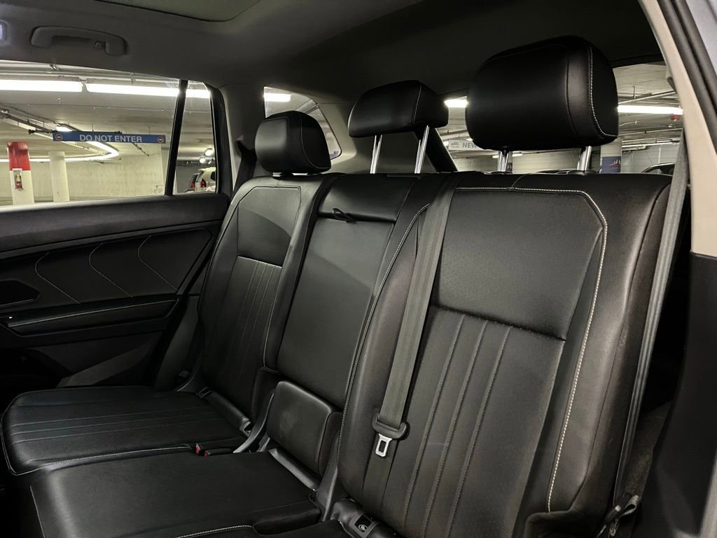 Used 2023 Volkswagen Tiguan SE w/ Panoramic Sunroof Package image 22