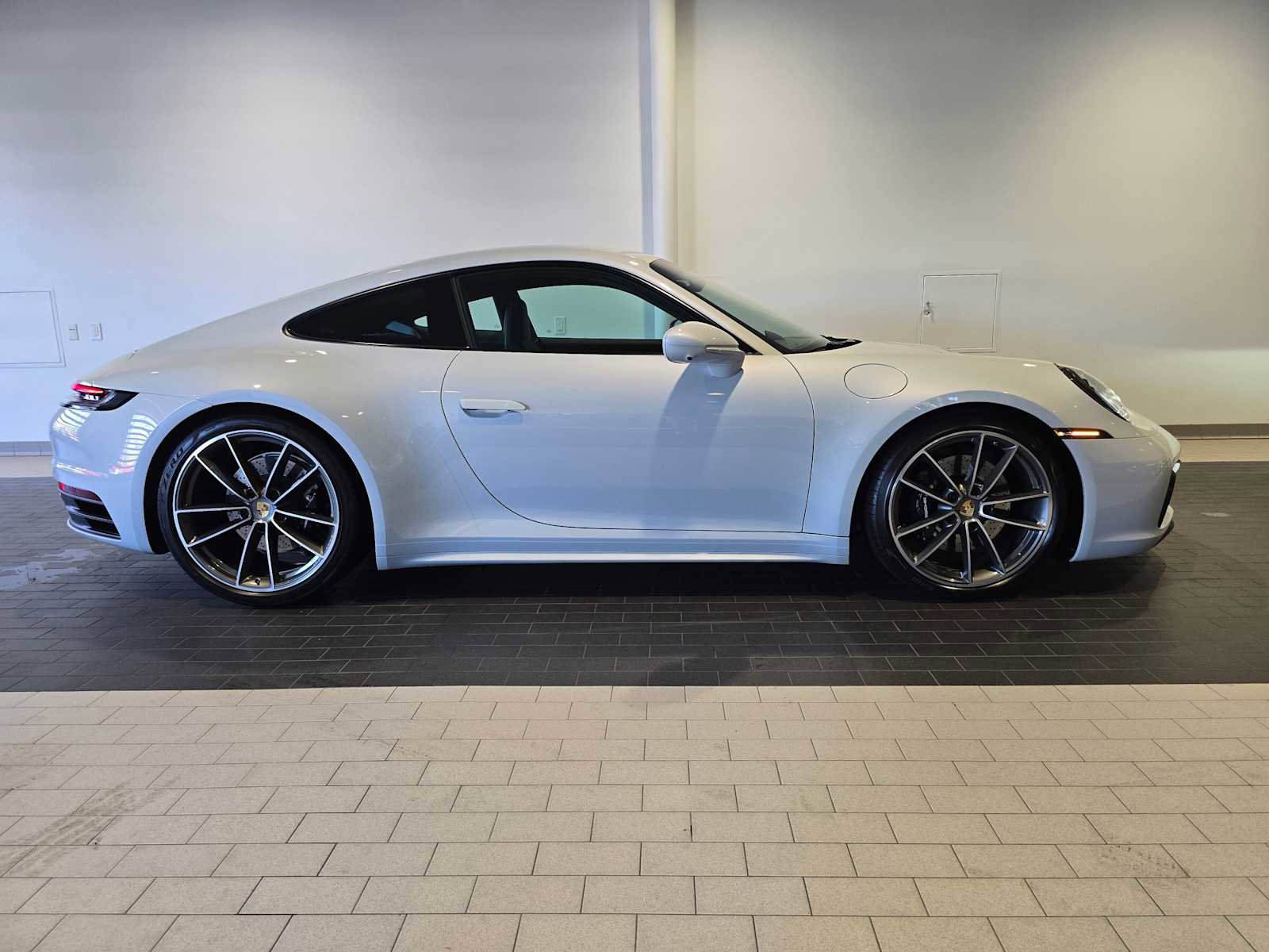 Used 2024 Porsche 911 Carrera 4S w/ Sport Package AWD/4WD image 8