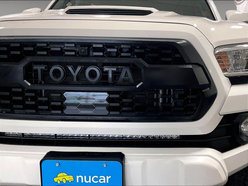 Certified 2022 Toyota Tacoma TRD Sport w/ Technology Package AWD/4WD image 32
