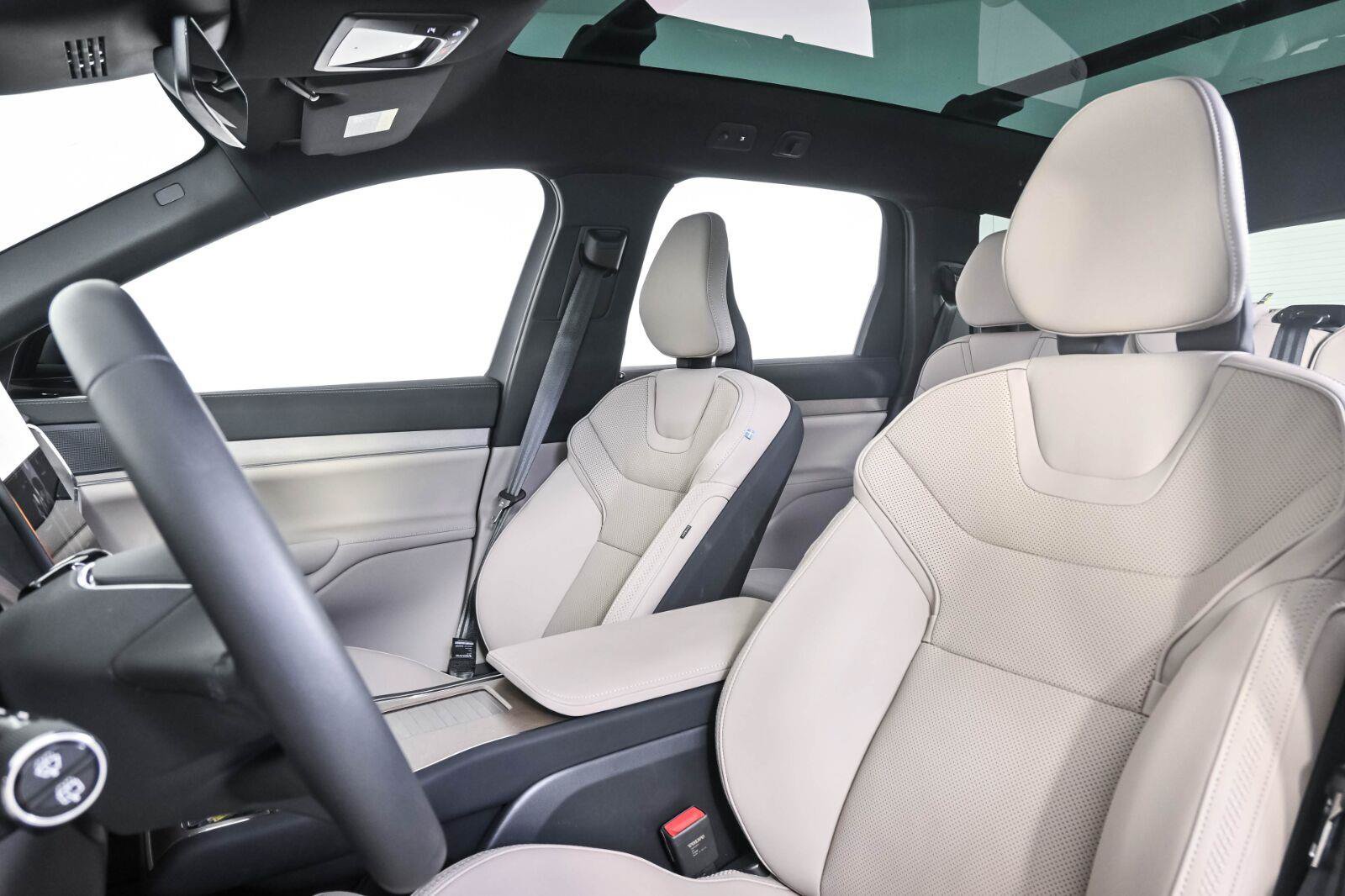 Used 2025 Volvo EX90 Ultra AWD/4WD image 6