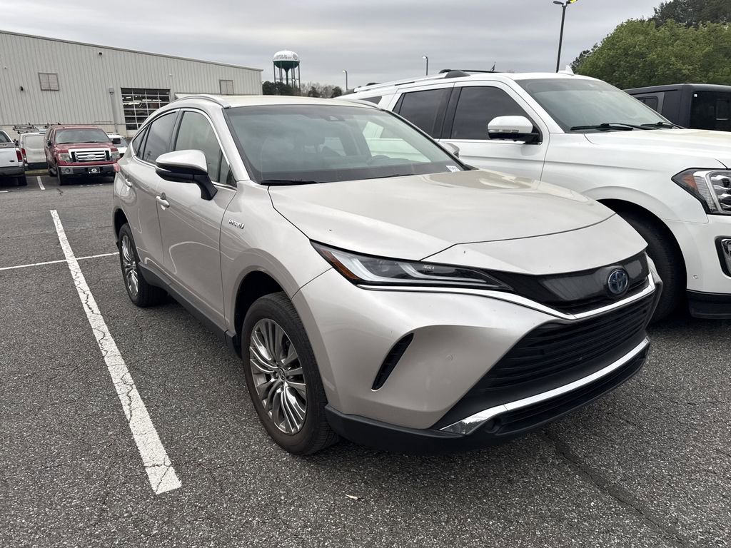 Used 2021 Toyota Venza XLE w/ Carpet Mat Package (TMS) image 2