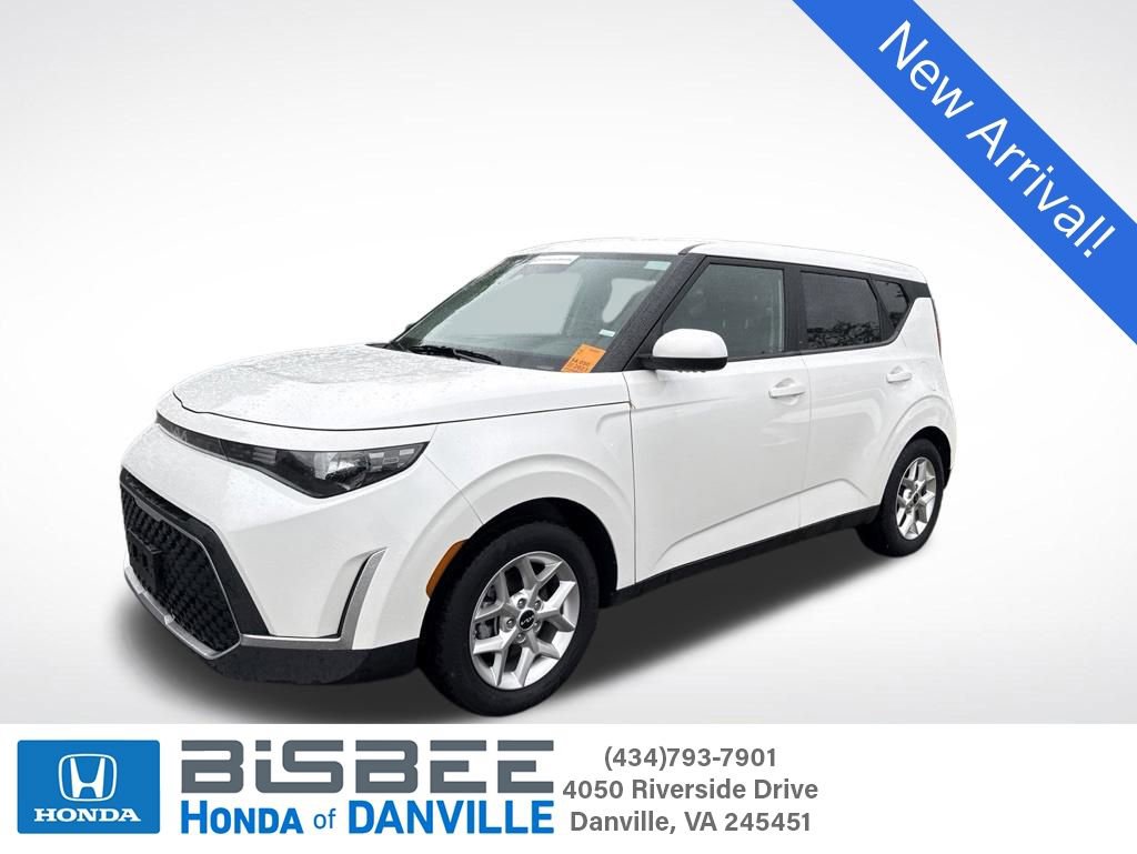 Used 2023 Kia Soul LX w/ LX Technology Package FWD image 1