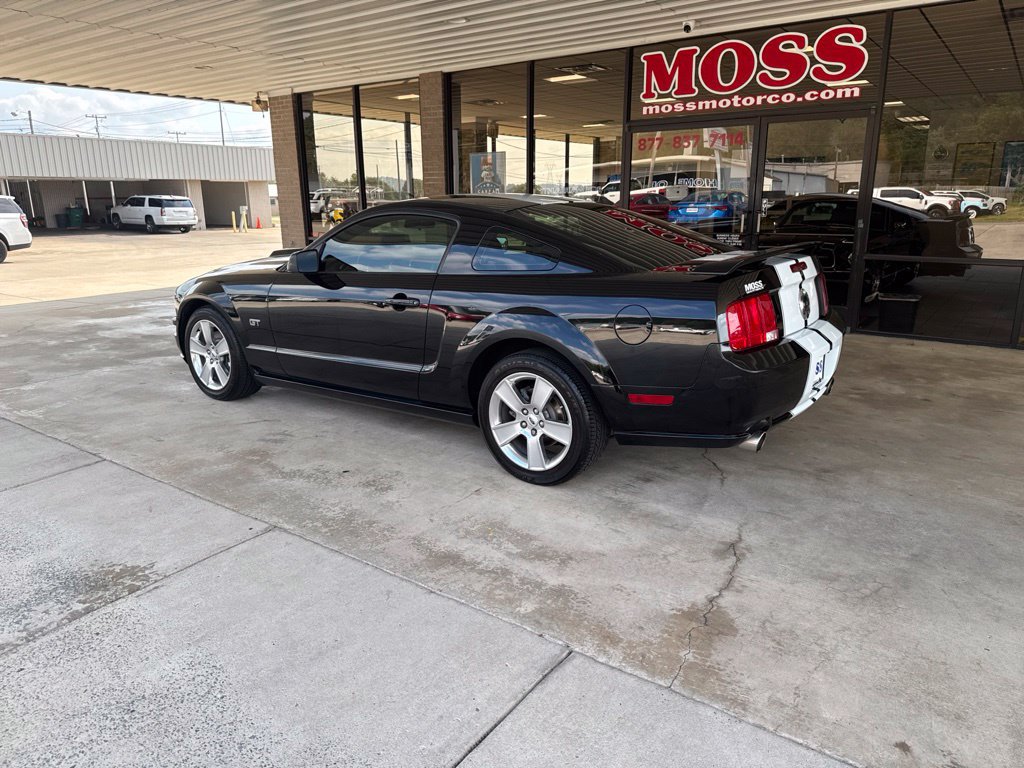 Used 2006 Ford Mustang GT RWD image 6