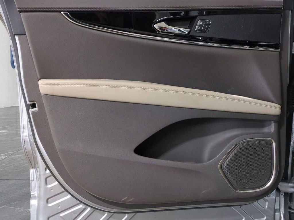 Certified 2023 Lincoln Nautilus Reserve image 15