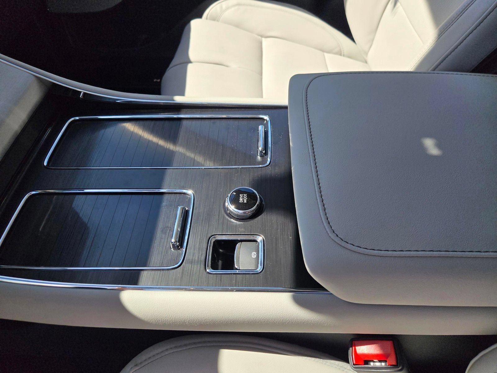 New 2026 Lincoln Aviator Reserve AWD/4WD image 12