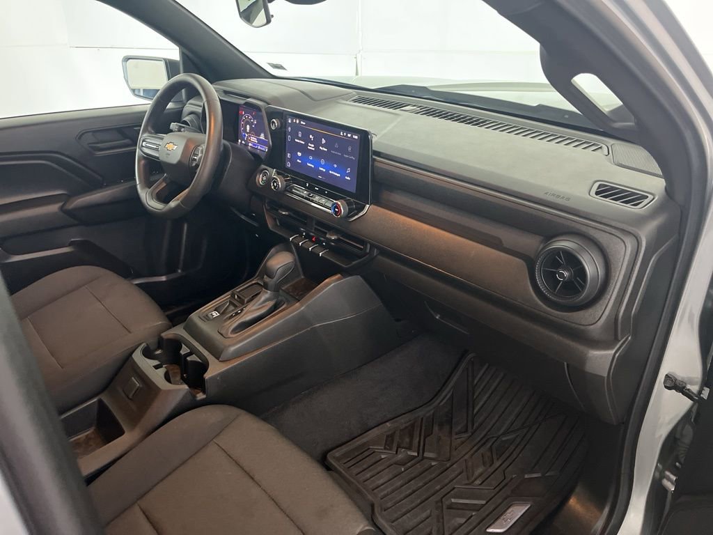 Used 2024 Chevrolet Colorado W/T image 21