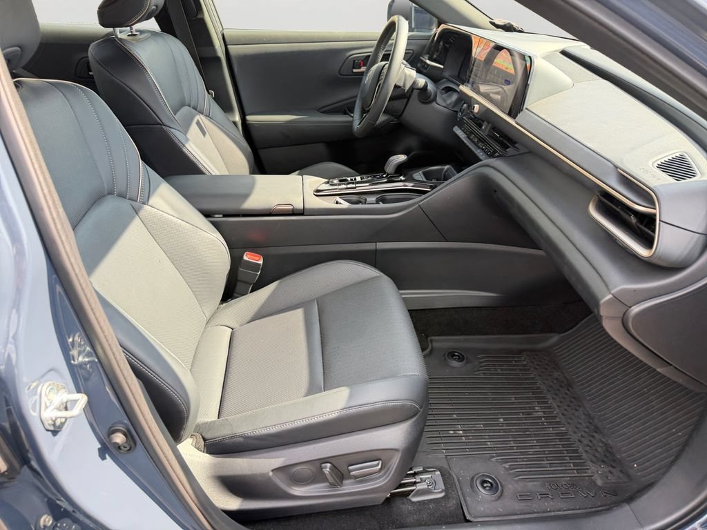 Used 2026 Toyota Crown AWD/4WD image 12