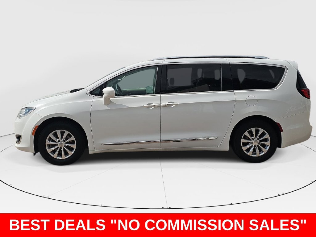 Used 2018 Chrysler Pacifica Touring-L FWD image 6