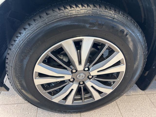 Used 2018 Nissan Pathfinder S image 32